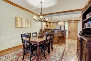 Luxurious 2 Bedroom Condo 50 Feet From The Slopes! condo - 5