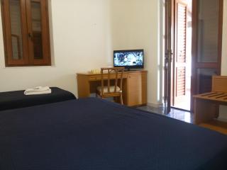 Hotel Rojas - Vulcano - 9