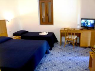 Hotel Rojas - Vulcano - 8