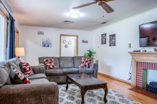 Spacious 4 Bedroom Home with 5 Beds near Interstate 40 in Amarillo, TX - 2