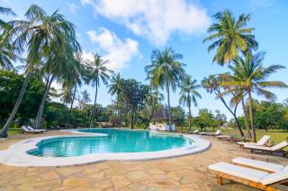 APART NO 210 situated at Lawford's beach resort - 0