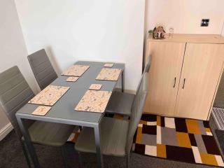 Lincoln View Sleeps 4 Balcony Self check-in - Lincolnshire - 9