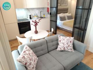 Santa Catarina Patio Apartment - with washer machine - Porto - 9