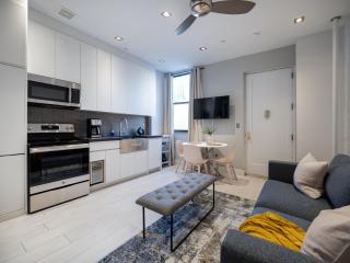 Cozy & Convenient Midtown Apartment! - New York - 5