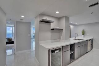 A Wave From It All! Direct water views! - Miami - 2