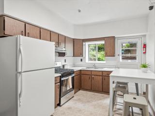 Oakland/University @B Quiet & Stylish Private Bedroom with Shared Bathroom - Pittsburgh - 6