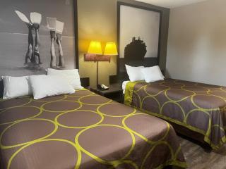 Super 8 by Wyndham La Marque TX/Texas City Area - 1