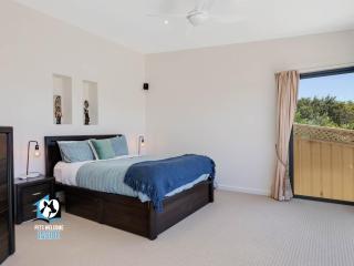 Absolute Water Frontage w/ Jetty + Boat Ramp - Hindmarsh Island - 2