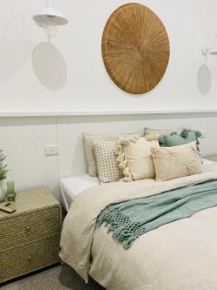 White House Swan Hill - 2