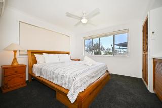 Bungalow on the Beach 4 B/R, 8 Guests, Aircon ZG2 - Buddina - 4