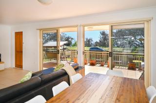 Bungalow on the Beach 4 B/R, 8 Guests, Aircon ZG2 - Buddina - 1