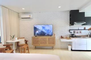 Beachfront Deluxe pool access room one-minute walk to Wonnapha beach FREE DISNEY PLUS - 2