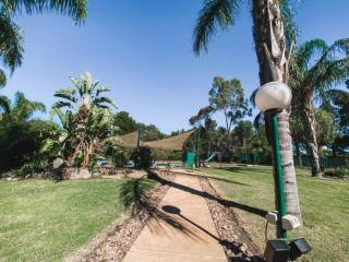Lambert's Little Paradise - Altona - 2
