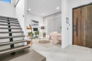 Luxurious Lakeside Oasis - Morisset East - 9