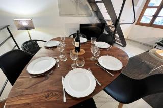 La Bulle - Parking Gratuit en souterrain - 2 mins du Palais des Papes - CLIM AC - Wifi - 8