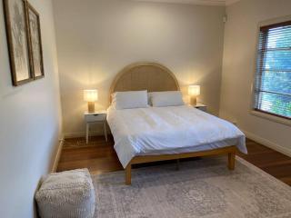 Large luxury house with stunning beach views - Mollymook - 9