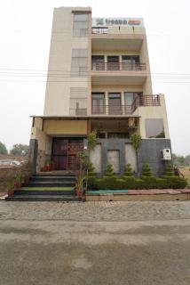 Roya Taj Homestay - 8
