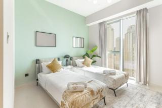Newly Designed 3 beds w marina eye view - Dubai - 3