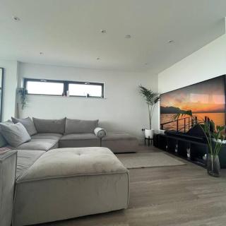 Seafront apartment with spectacular views - Porthcawl - 1