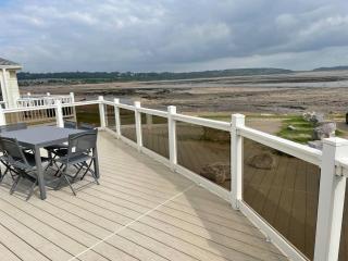 2 Bedroom Lodge - Honeysuckle 95, Trecco Bay - Newton - 3