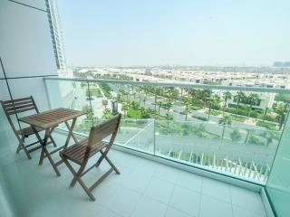 Modern Condo With Wide City Views From Balcony - Dubai - 0
