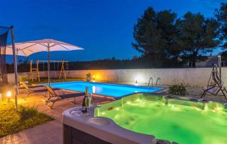New! Holiday Home Tina with pool - Sikovo - 4