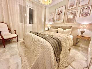 Stunning Banús Beach Area Apartment - Marbella - 1