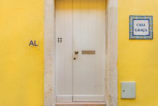 Lisbon Charm with Private Balcony - Casa da Graça - 5