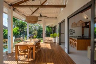 Elegant Living, Secure Swimming! 4BR Modern Villa - Uluwatu - 1