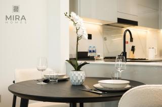 Mira Holiday Homes - Serviced 1 bedroom with canal view - 1