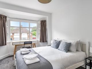 Pass the Keys Stunning Modern 4 Bed with Parking and Garden - Oxford - 4