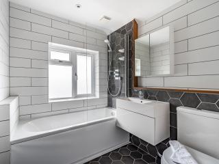 Pass the Keys Stunning Modern 4 Bed with Parking and Garden - Oxford - 5