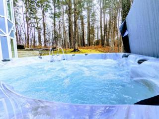 The Athena Hideaway - hottub, firepit, lake & racetrack - Saratoga Springs - 5