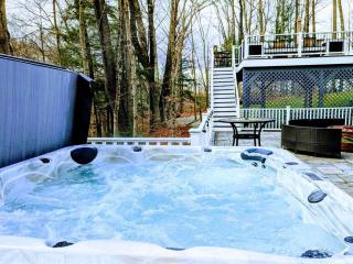 The Athena Hideaway - hottub, firepit, lake & racetrack - Saratoga Springs - 4