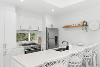Hamptons Escape - Sleeps 9 - Torquay - 6