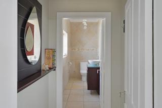 Elegant Camps Bay Villa with Pool 150m to Beach - 9
