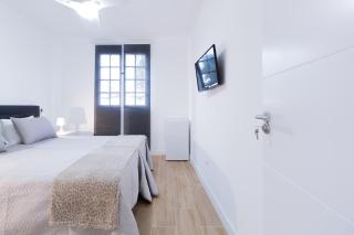 Las Palmas Smart Rooms - 3