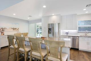 Cutting-edge & Cozy 4 Bed 2 Bath North Palm Beach - North Palm Beach - 9