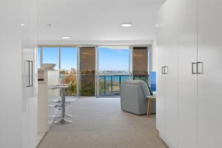 Oceanfront apartment on top of point Cartwright - 2