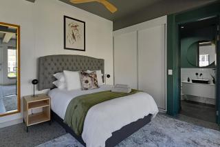 Ira - Luxury Apt with City & Mountain Views - 0