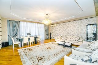Piramida Plaza Premium House - Bakoe - 0