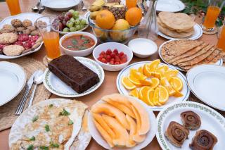 StayVista at Pinewood Villa - Pet Friendly Villa with Lawn & Pool Table - Srinagar - 5