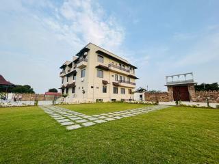 New Royal Orbit Hotel and Restaurant - 0