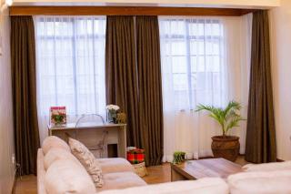 Spacious Lovely Apartment - 5