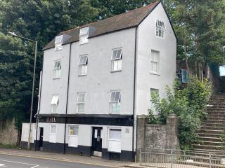 Alma House - 0