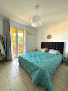 Malibu Village T2 - 2