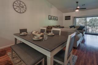 Inviting Branson Condo with Community Pool and Hot Tub - Branson - 5