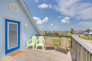 Walk to Water Family-Friendly Surfside Beach Home - Surfside Beach - 9