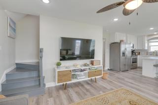 Walk to Water Family-Friendly Surfside Beach Home - Surfside Beach - 5