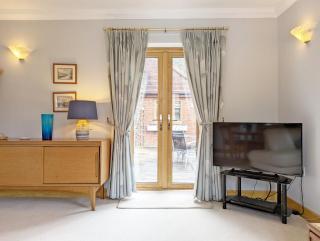 Wisteria Way, Tangmere - 4